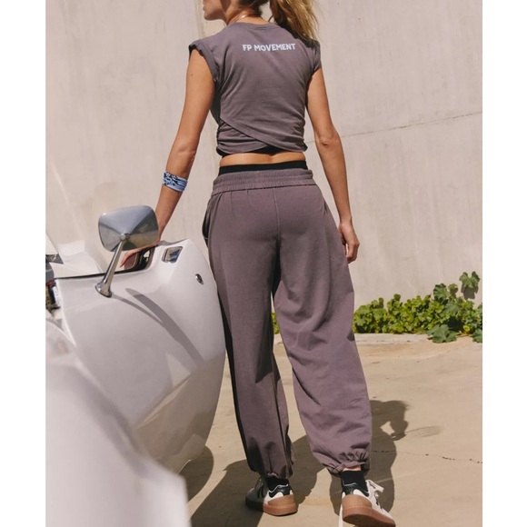 FP Movement Women's Hot Shot Logo
Crossover 2-Piece Set 🌸 - Picture 9 of 14